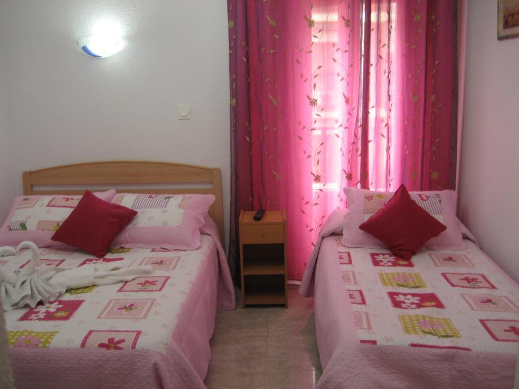 Hostal Huespedes Toledo Madrid Szoba fotó